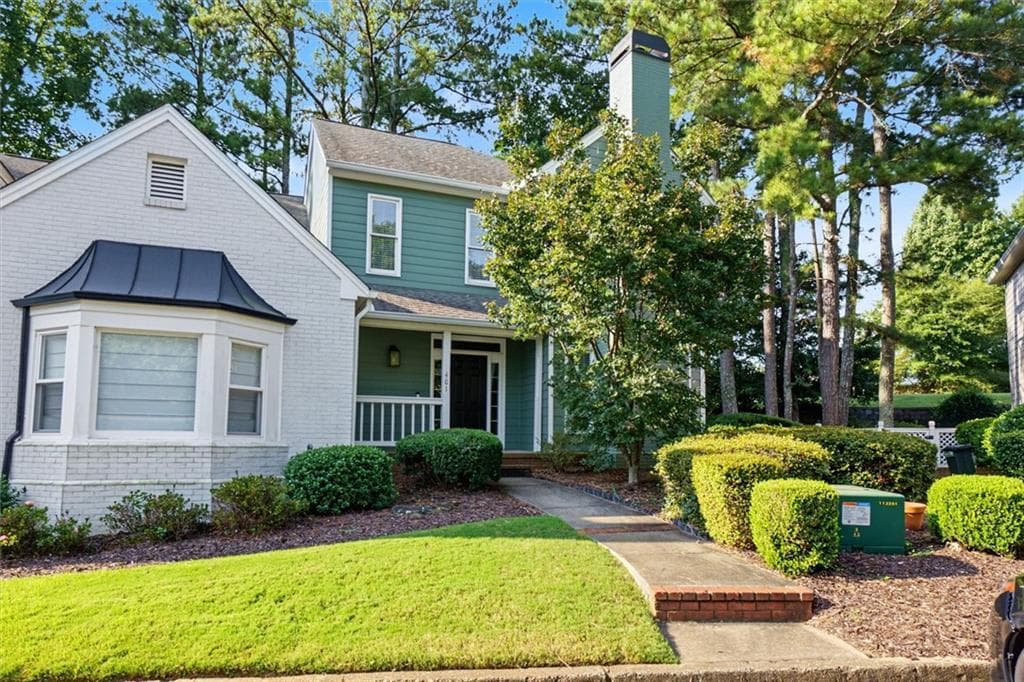 2 bedroom, 3 bathroom, 1,774 sq ft townhouse for sale at 401 Carryback Drive, Marietta, GA 30068 — photo 2