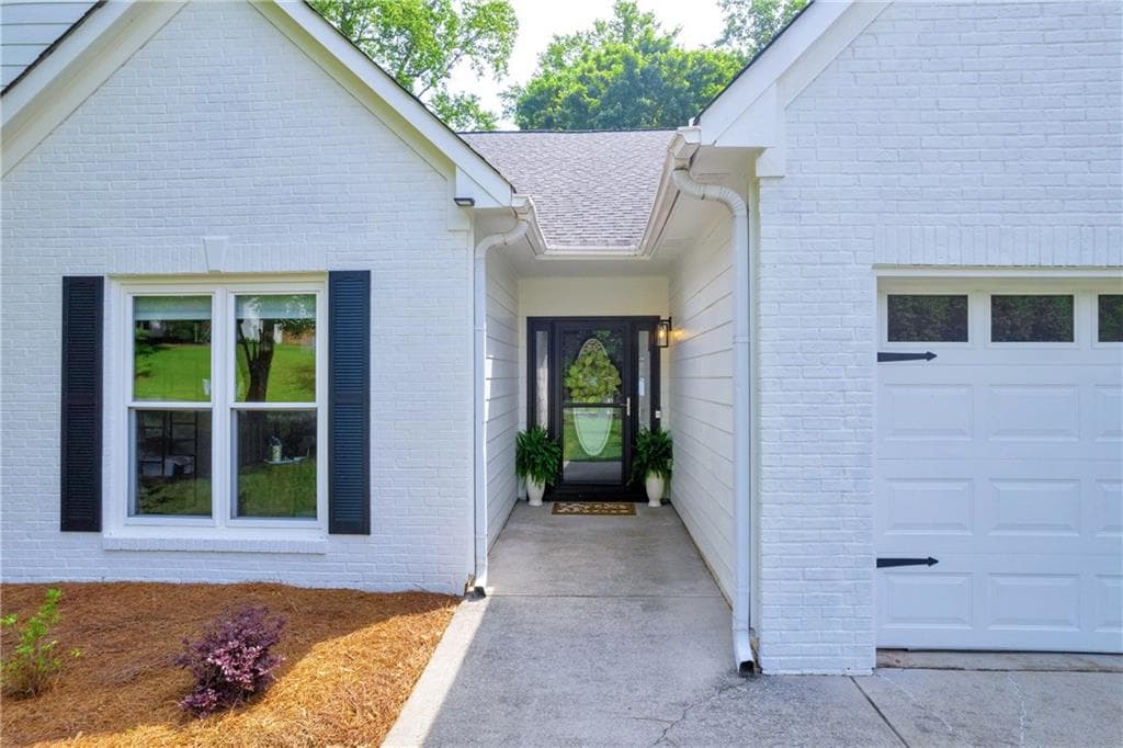 3 bedroom, 2 bathroom, 2,303 sq ft single family residence for rent at 1525 Keystone Drive, Suwanee, GA 30024 for $2,800 a month — photo 3