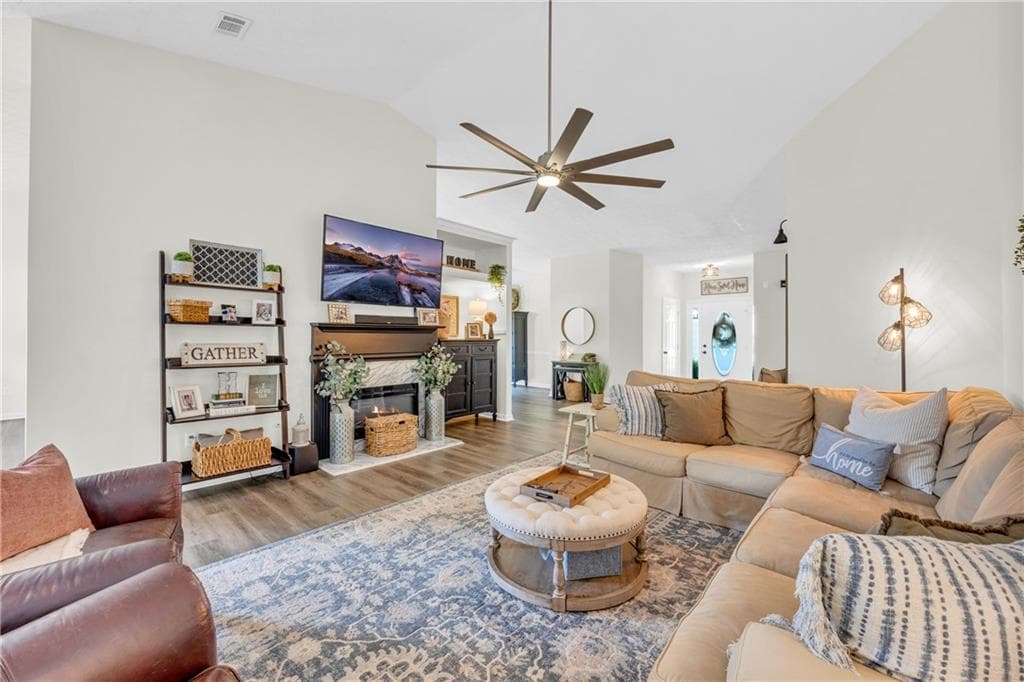 3 bedroom, 2 bathroom, 2,303 sq ft single family residence for rent at 1525 Keystone Drive, Suwanee, GA 30024 for $2,800 a month — photo 9