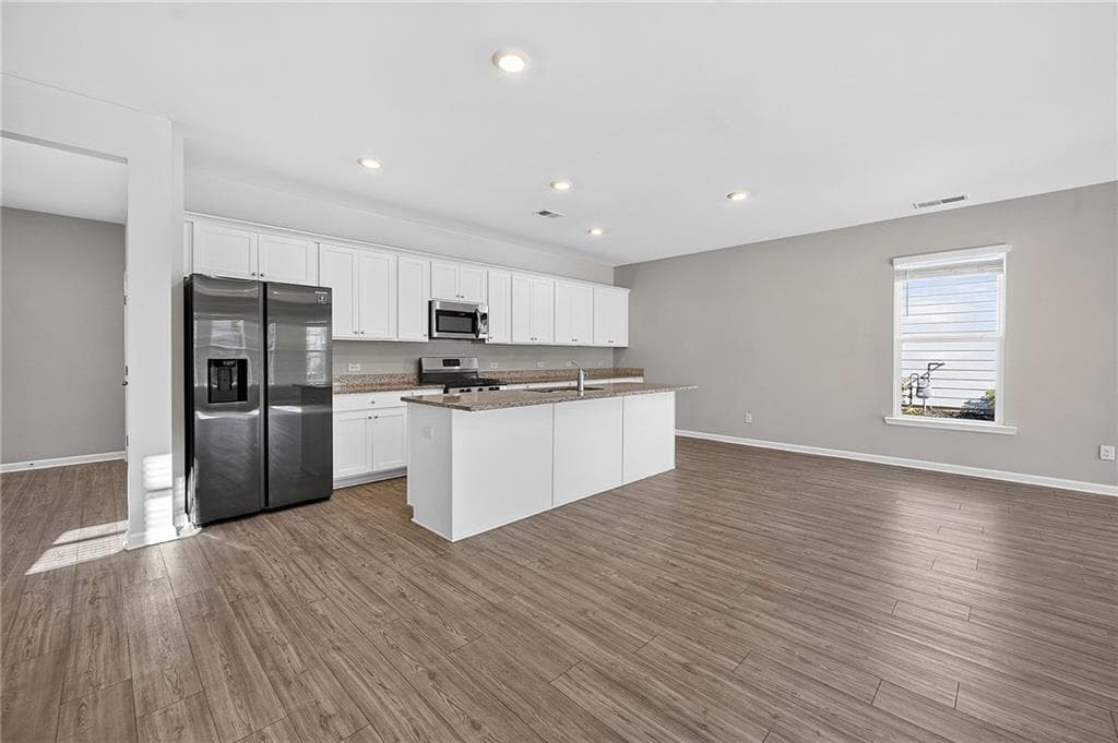4 bedroom, 3 bathroom, 2,500 sq ft single family residence for rent at 323 Golden Eagle Parkway, Braselton, GA 30517 for $2,250 a month — photo 3