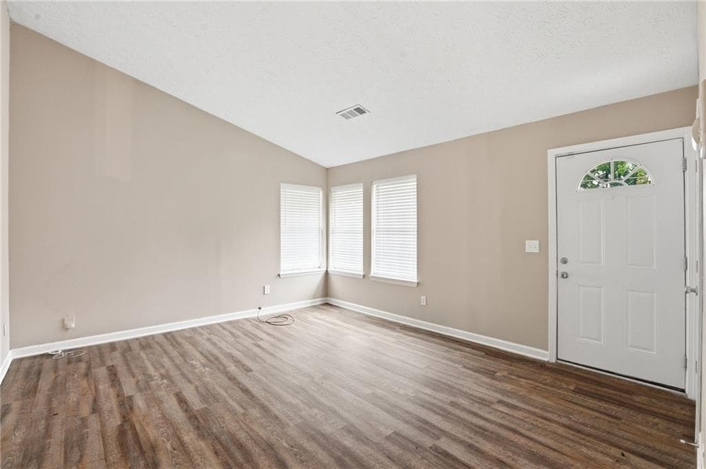 3 bedroom, 2 bathroom, 1,239 sq ft single family residence for sale at 2257 Leslie Brook Drive, Decatur, GA 30035 — photo 7