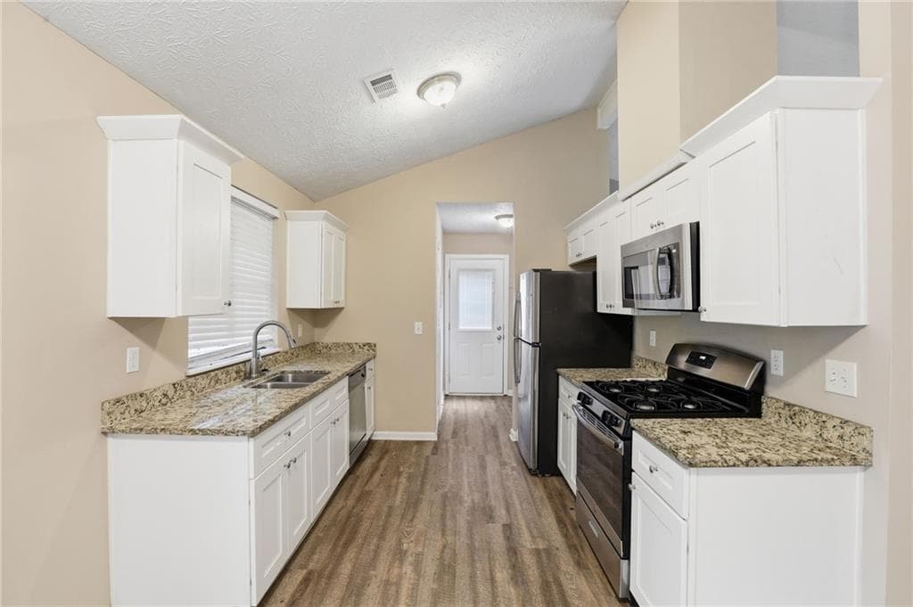 3 bedroom, 2 bathroom, 1,239 sq ft single family residence for sale at 2257 Leslie Brook Drive, Decatur, GA 30035 — photo 10