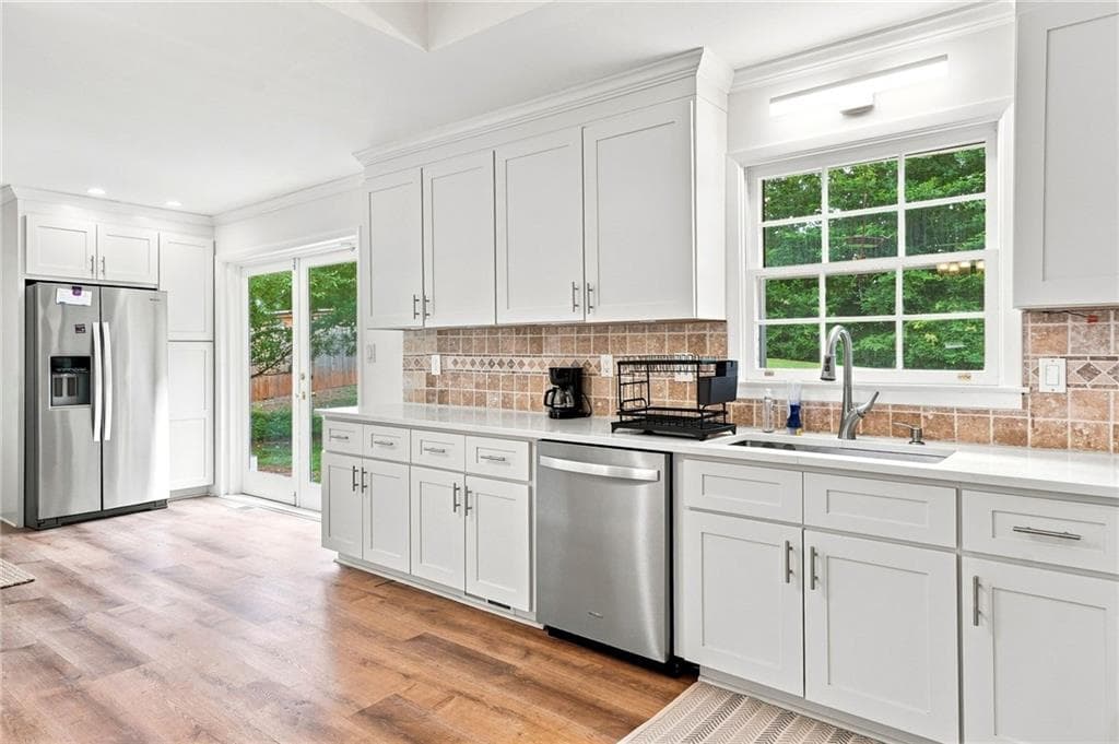 4 bedroom, 3 bathroom, 3,292 sq ft single family residence for sale at 120 Deerwood Circle, Smyrna, GA 30082 — photo 6
