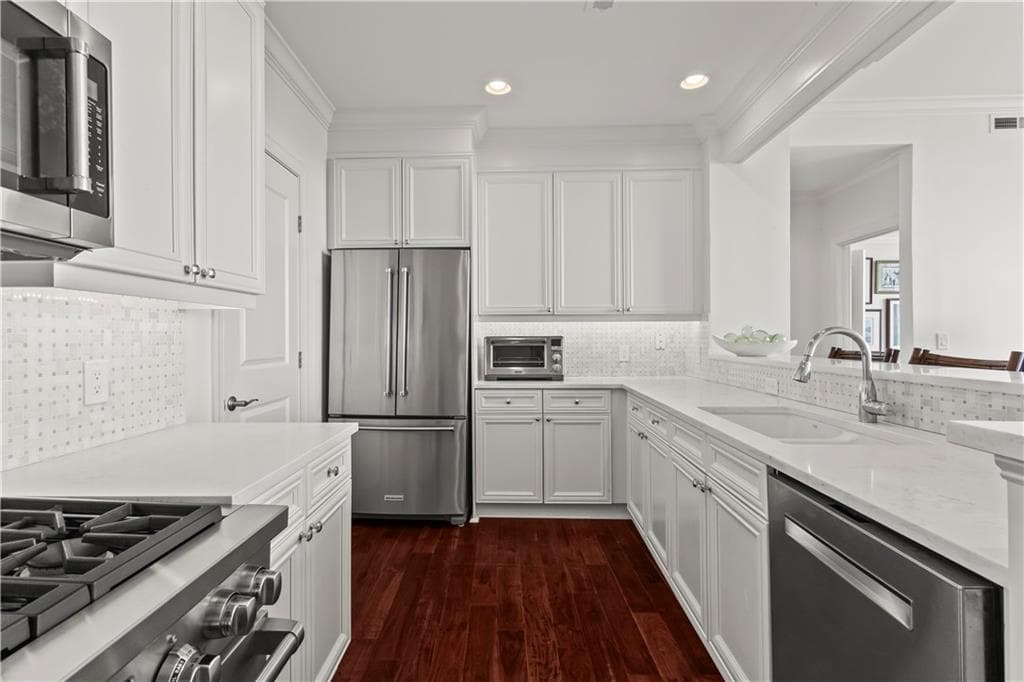 3 bedroom, 3 bathroom, 2,063 sq ft condominium for sale at 2950 Mount Wilkinson Parkway 1002, Atlanta, GA 30339 — photo 9