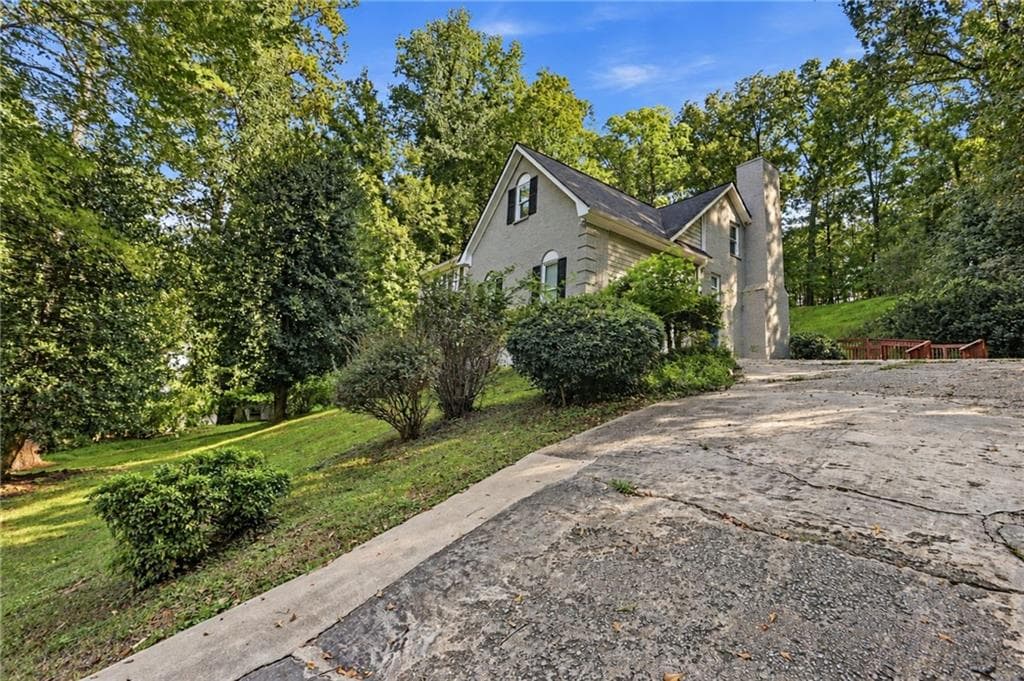 5 bedroom, 3 bathroom, 3,454 sq ft single family residence for sale at 4350 Pompey Drive, Atlanta, GA 30331 — photo 5