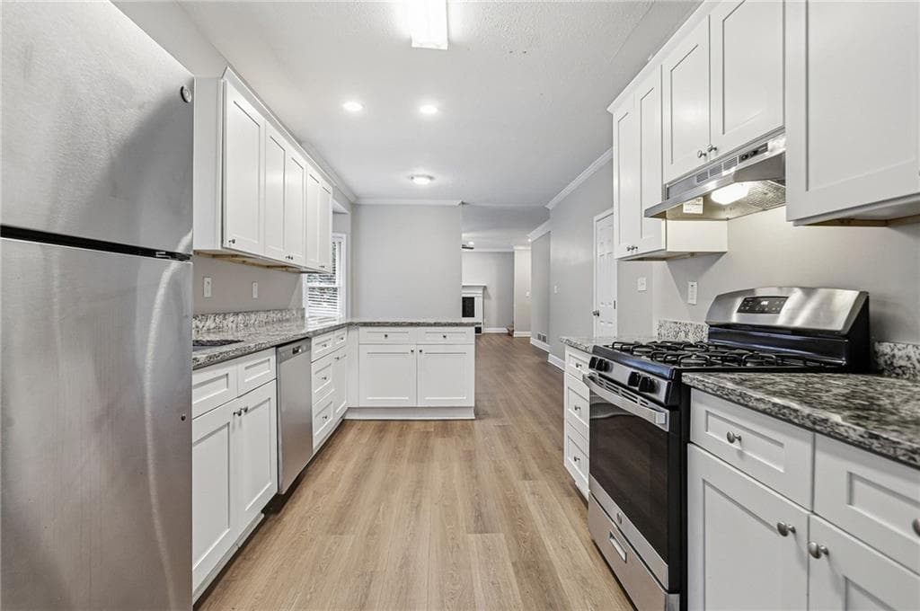 5 bedroom, 3 bathroom, 3,454 sq ft single family residence for sale at 4350 Pompey Drive, Atlanta, GA 30331 — photo 9