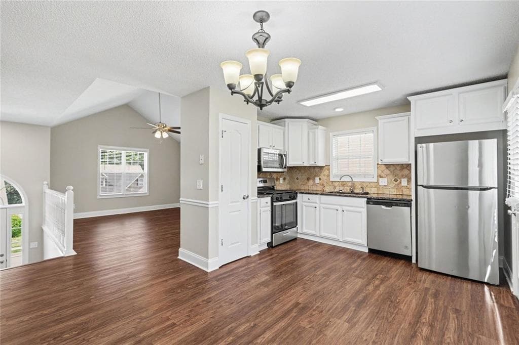 4 bedroom, 3 bathroom, 2,234 sq ft single family residence under contract at 387 Moreland Circle, Hiram, GA 30141 — photo 6