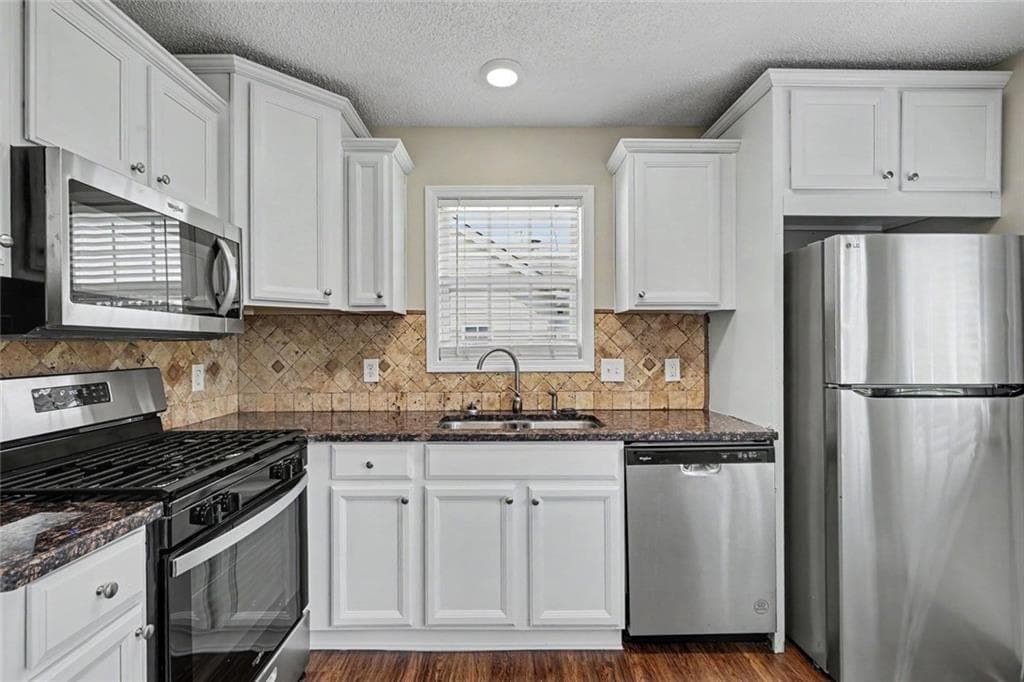 4 bedroom, 3 bathroom, 2,234 sq ft single family residence under contract at 387 Moreland Circle, Hiram, GA 30141 — photo 8