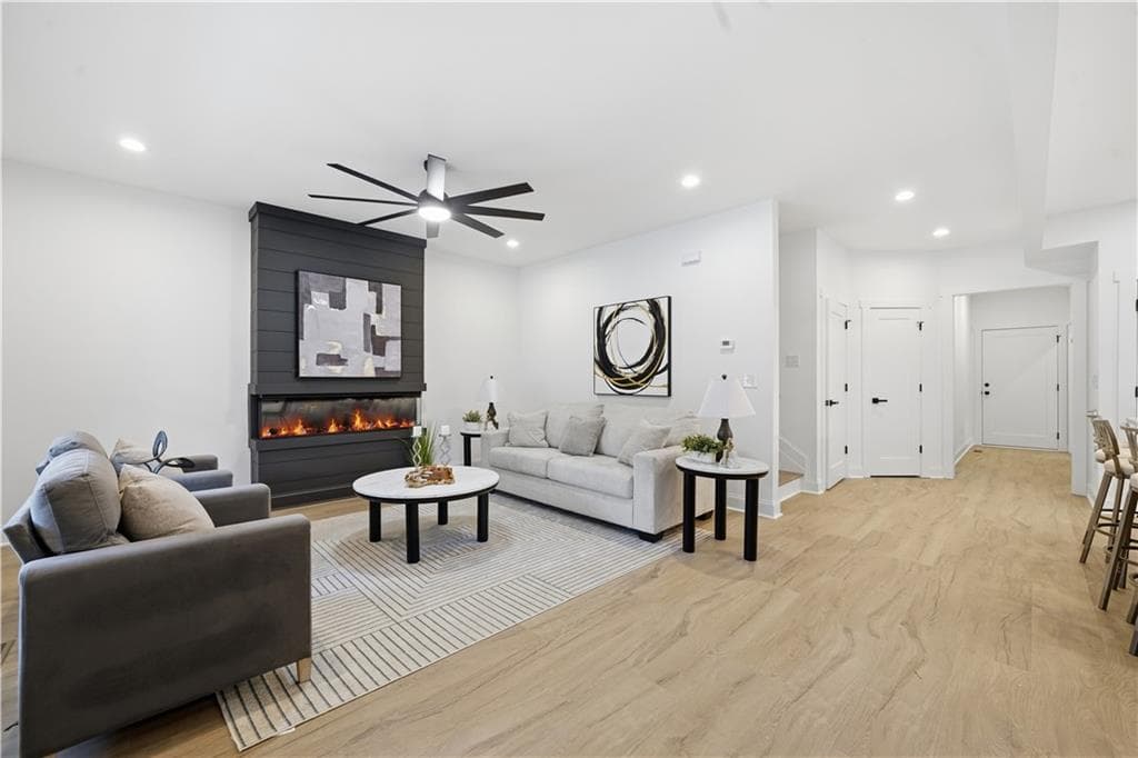 4 bedroom, 3 bathroom, 2,200 sq ft single family residence for sale at 2194 Wingate Street, Atlanta, GA 30310 — photo 5