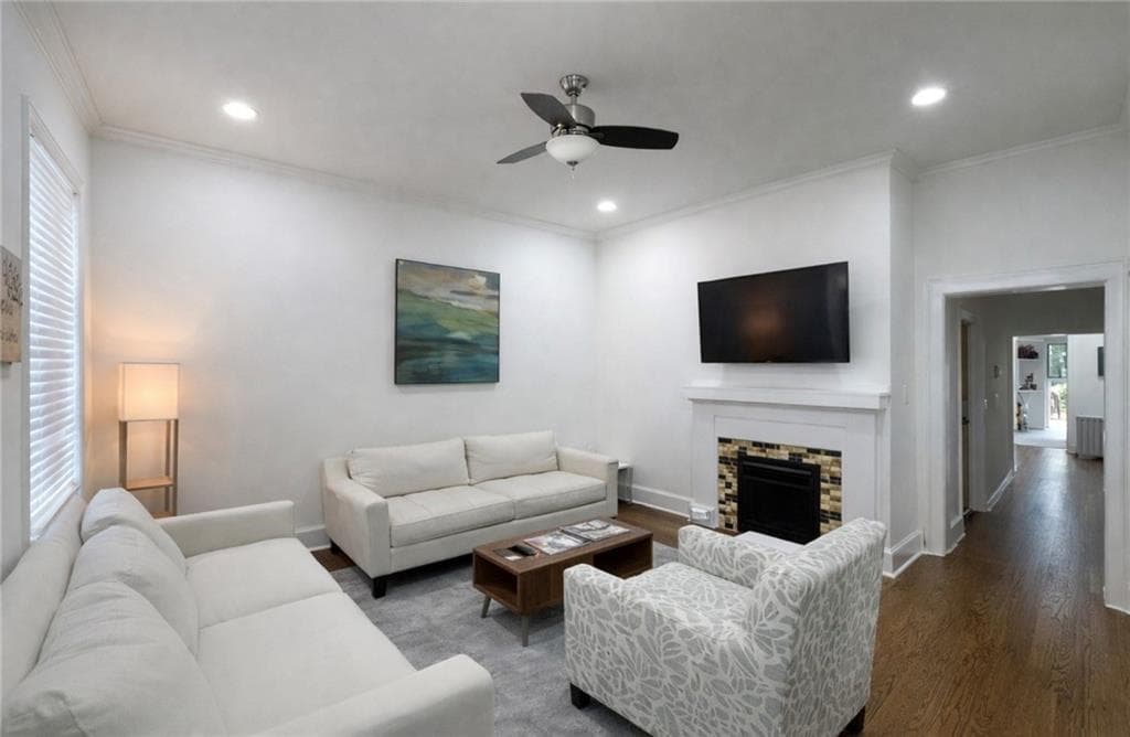 4 bedroom, 2 bathroom, 1,268 sq ft single family residence for sale at 334 McDonough Boulevard, Atlanta, GA 30315 — photo 3