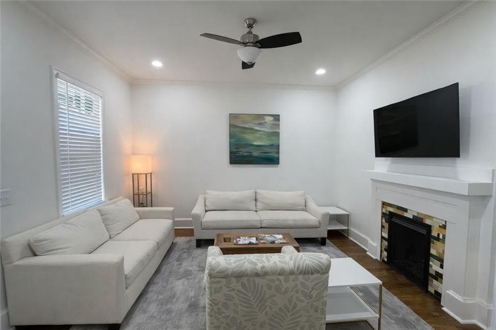 4 bedroom, 2 bathroom, 1,268 sq ft single family residence for sale at 334 McDonough Boulevard, Atlanta, GA 30315 — photo 4