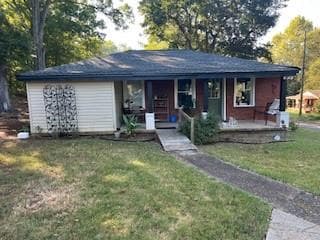 2 bedroom, 2 bathroom, 1,050 sq ft single family residence for sale at 254 S Dixie Avenue, Cartersville, GA 30120
