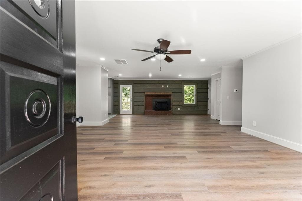 3 bedroom, 2 bathroom, 3,378 sq ft single family residence under contract at 5850 Norton Circle, Flowery Branch, GA 30542 — photo 4