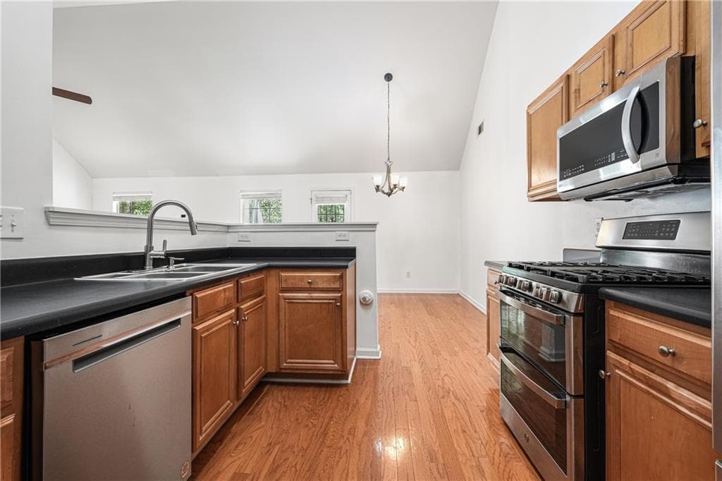 4 bedroom, 3 bathroom, 2,426 sq ft single family residence for sale at 4177 Defoors Farm Drive, Powder Springs, GA 30127 — photo 7