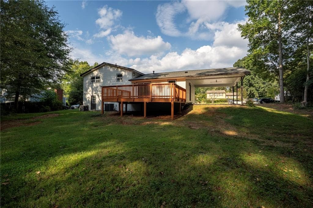 3 bedroom, 3 bathroom, 1,851 sq ft single family residence under contract at 2879 Winchester Court, Duluth, GA 30096 — photo 4