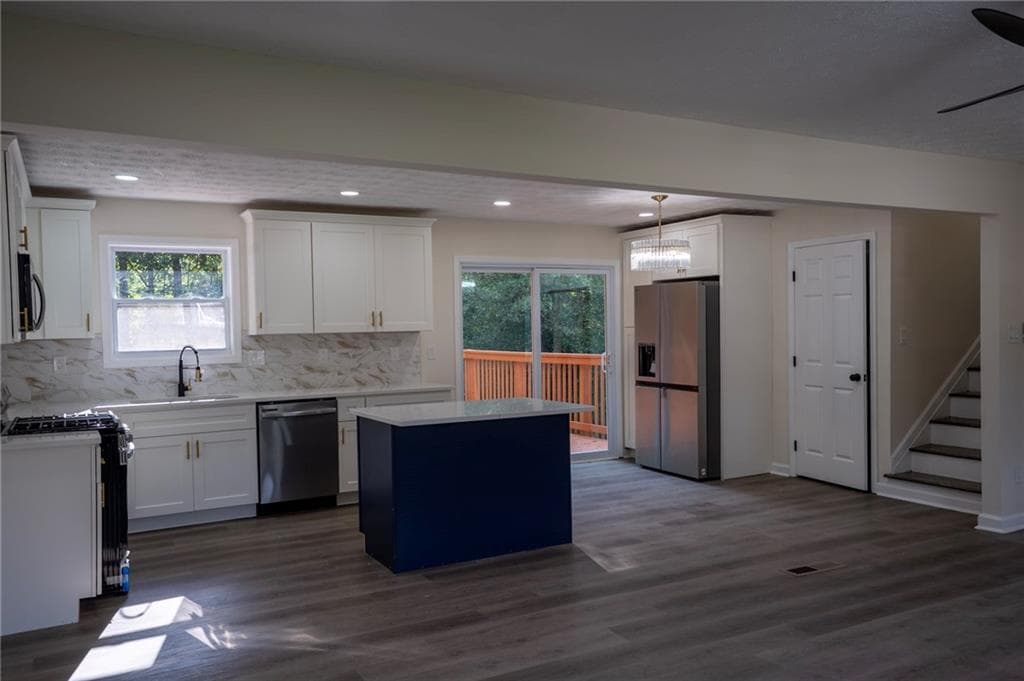 3 bedroom, 3 bathroom, 1,851 sq ft single family residence under contract at 2879 Winchester Court, Duluth, GA 30096 — photo 9