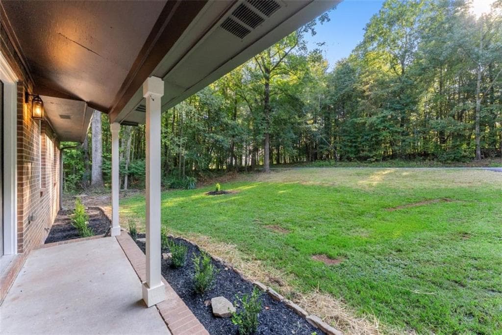 4 bedroom, 2 bathroom, 1,275 sq ft single family residence for sale at 937 Sam Craven Road, Cleveland, GA 30528 — photo 2