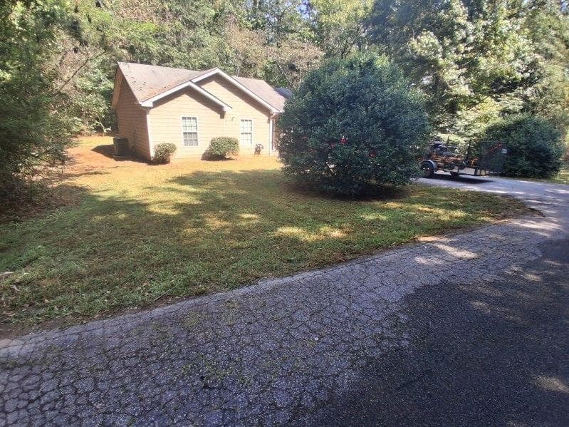 3 bedroom, 2 bathroom, 1,079 sq ft single family residence for sale at 10125 Flat Shoals Road, Covington, GA 30014