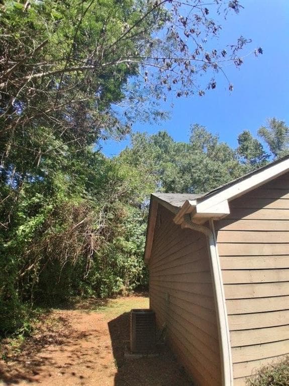 3 bedroom, 2 bathroom, 1,079 sq ft single family residence for sale at 10125 Flat Shoals Road, Covington, GA 30014 — photo 3