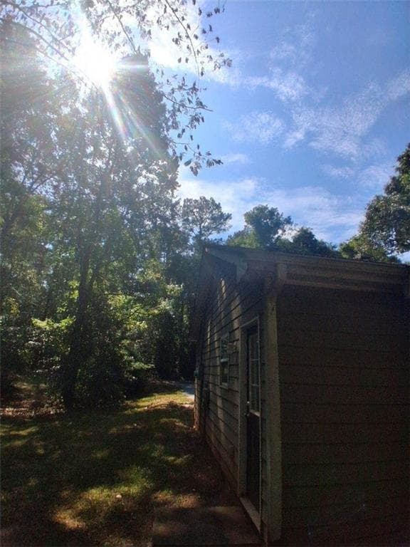 3 bedroom, 2 bathroom, 1,079 sq ft single family residence for sale at 10125 Flat Shoals Road, Covington, GA 30014 — photo 5