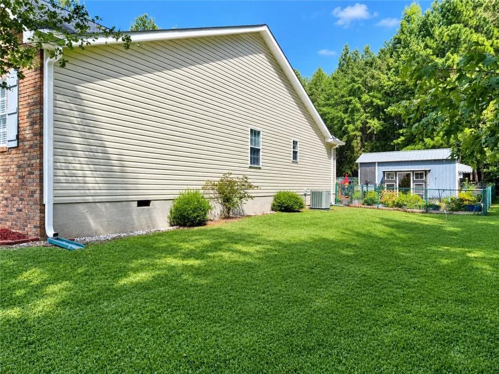 3 bedroom, 2 bathroom, 1,605 sq ft single family residence under contract at 5721 Big Texas Valley Road, Rome, GA 30165 — photo 8