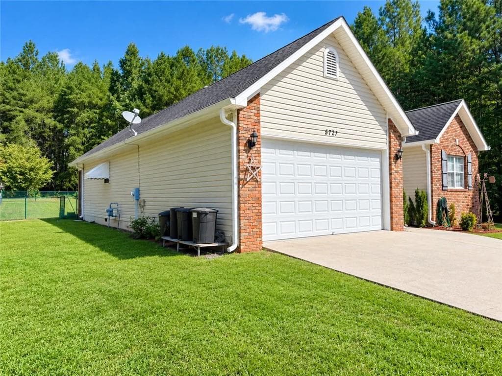 3 bedroom, 2 bathroom, 1,605 sq ft single family residence under contract at 5721 Big Texas Valley Road, Rome, GA 30165 — photo 9