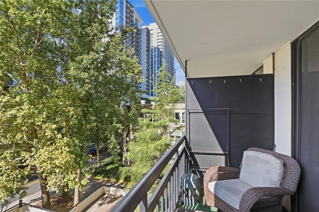 1 bedroom, 1 bathroom, 790 sq ft condominium for rent at 1130 Piedmont Avenue 505, Atlanta, GA 30309 for $2,300 a month — photo 8