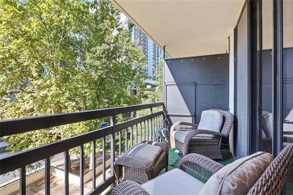 1 bedroom, 1 bathroom, 790 sq ft condominium for rent at 1130 Piedmont Avenue 505, Atlanta, GA 30309 for $2,300 a month — photo 9
