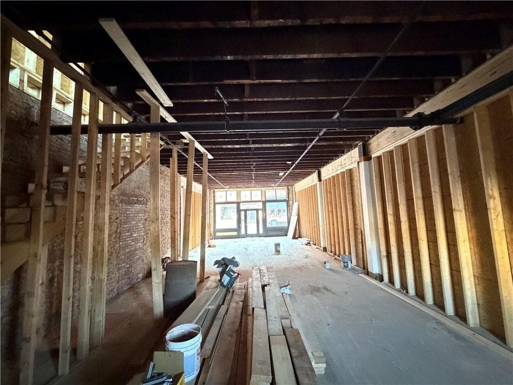 3 bedroom, 2 bathroom, 3,300 sq ft townhouse for sale at 10 E 3rd Avenue, Rome, GA 30161 — photo 3