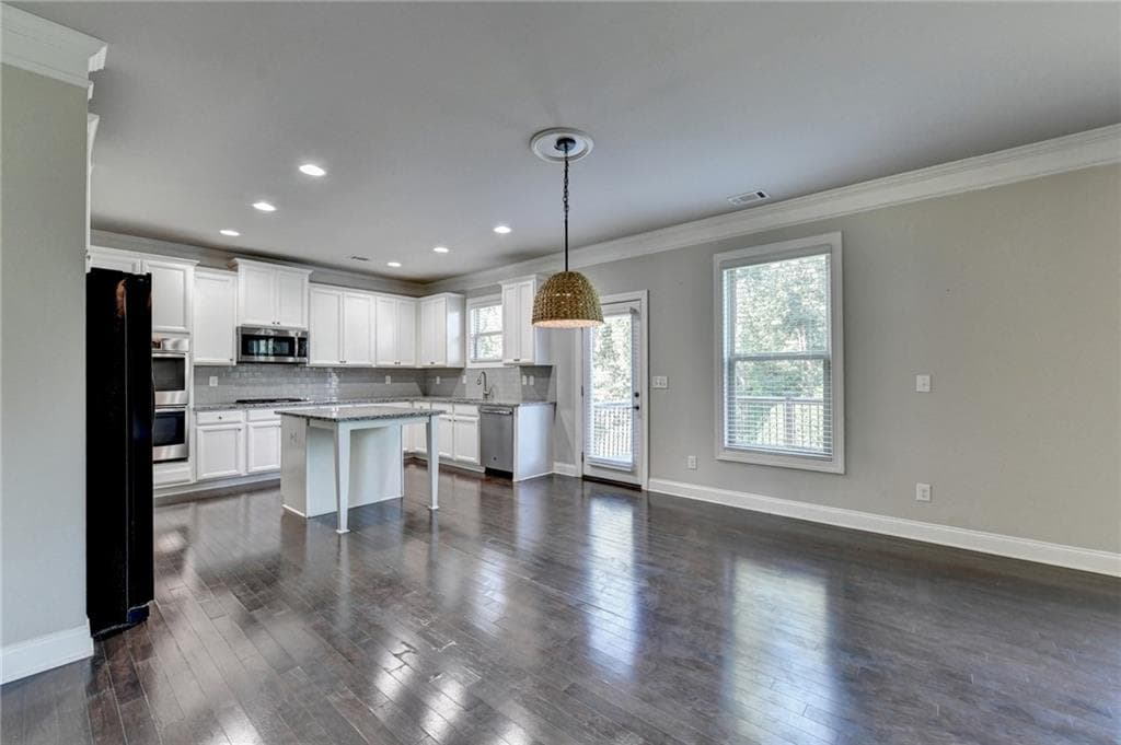 5 bedroom, 4 bathroom, 2,840 sq ft single family residence for rent at 3860 Grandview Manor Drive, Cumming, GA 30028 for $2,950 a month — photo 7
