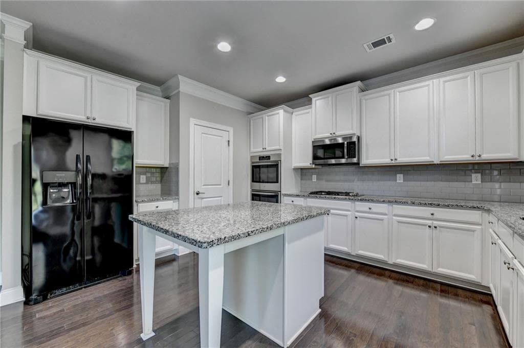5 bedroom, 4 bathroom, 2,840 sq ft single family residence for rent at 3860 Grandview Manor Drive, Cumming, GA 30028 for $2,950 a month — photo 9