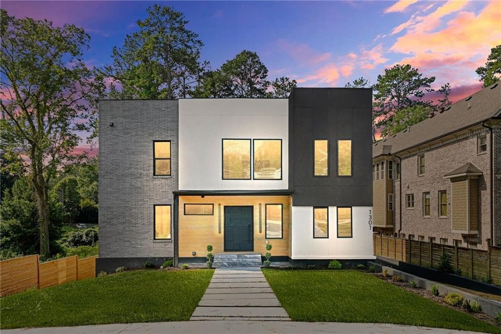 6 bedroom, 5 bathroom, 4,928 sq ft single family residence for sale at 1301 Lavista Road, Atlanta, GA 30324 — photo 2