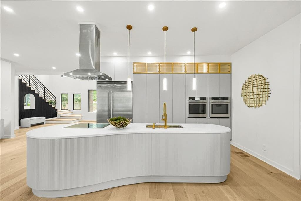 6 bedroom, 5 bathroom, 4,928 sq ft single family residence for sale at 1301 Lavista Road, Atlanta, GA 30324 — photo 10