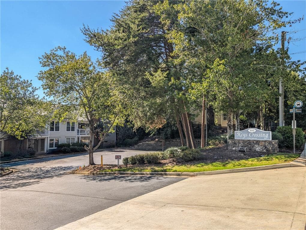 2 bedroom, 2 bathroom, 1,064 sq ft condominium for sale at 1474 Keys Crossing Drive, Brookhaven, GA 30319