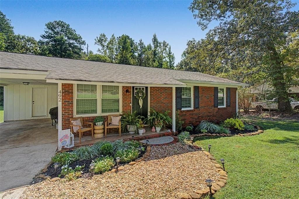 3 bedroom, 1 bathroom, 1,121 sq ft single family residence for sale at 492 Moran Lake Road, Rome, GA 30161 — photo 2