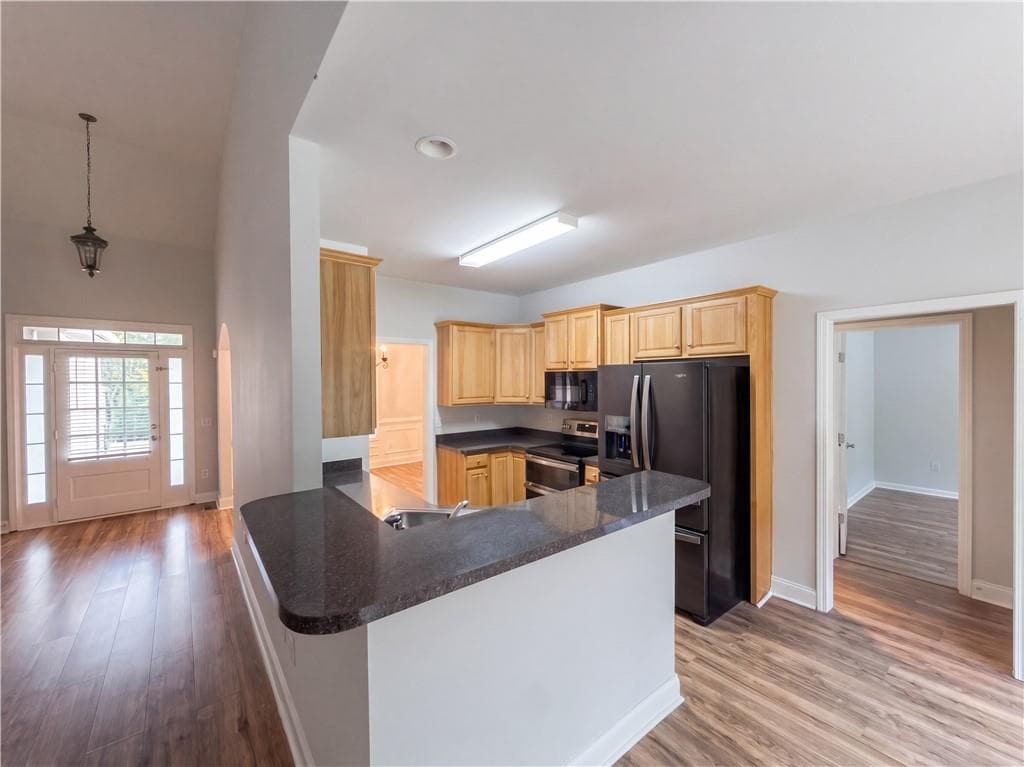 6 bedroom, 3 bathroom, 1,978 sq ft single family residence for sale at 8230 Mossybrook Lane, Douglasville, GA 30135 — photo 10