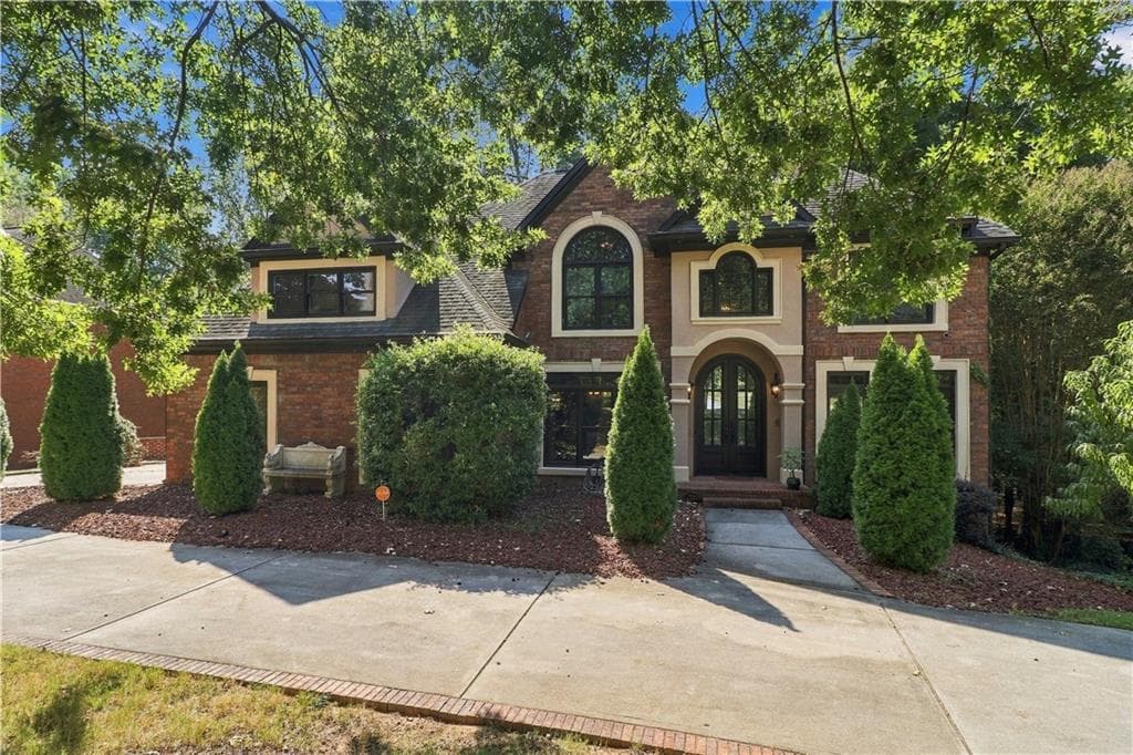4 bedroom, 5 bathroom, 3,335 sq ft single family residence for sale at 1300 Regency Center Drive, Atlanta, GA 30331 — photo 2