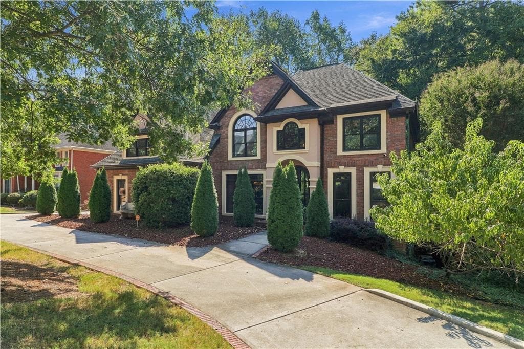4 bedroom, 5 bathroom, 3,335 sq ft single family residence for sale at 1300 Regency Center Drive, Atlanta, GA 30331 — photo 3