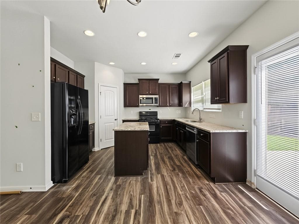 4 bedroom, 3 bathroom, 1,852 sq ft single family residence for sale at 208 Laurelcrest Lane, Dallas, GA 30132 — photo 8