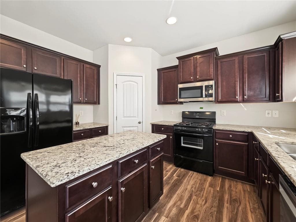 4 bedroom, 3 bathroom, 1,852 sq ft single family residence for sale at 208 Laurelcrest Lane, Dallas, GA 30132 — photo 9