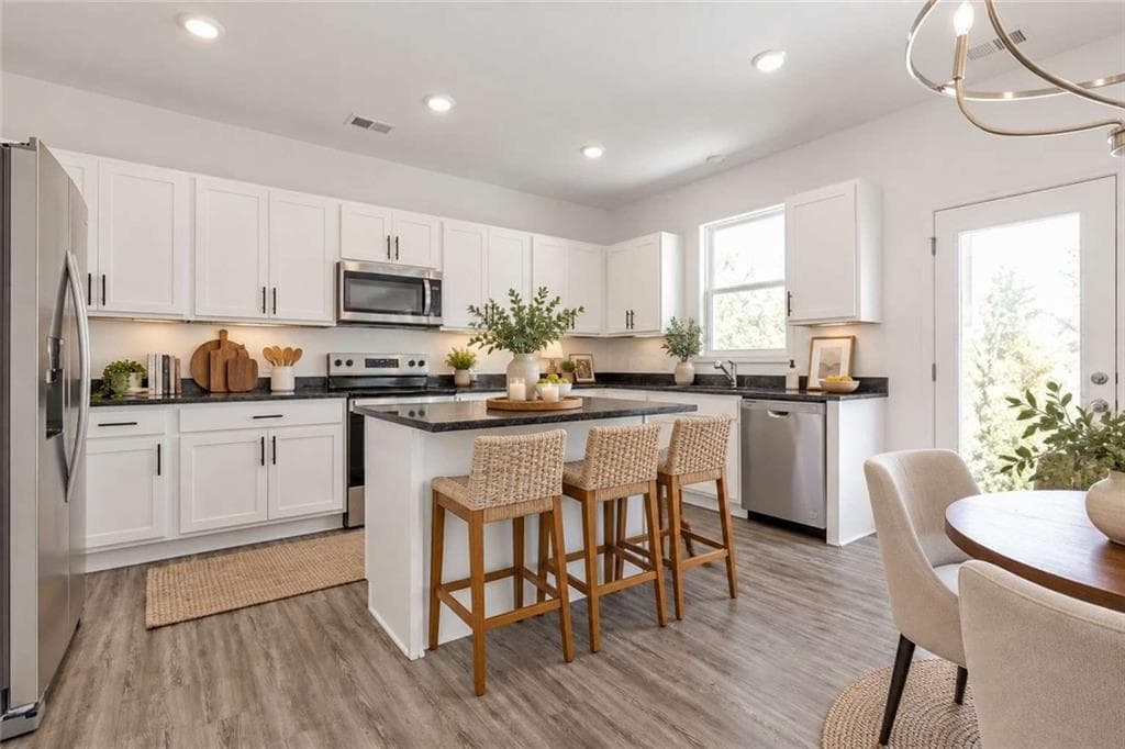 5 bedroom, 3 bathroom, 2,528 sq ft single family residence for sale at 1015 Avalon Terrace, Fairburn, GA 30213 — photo 5