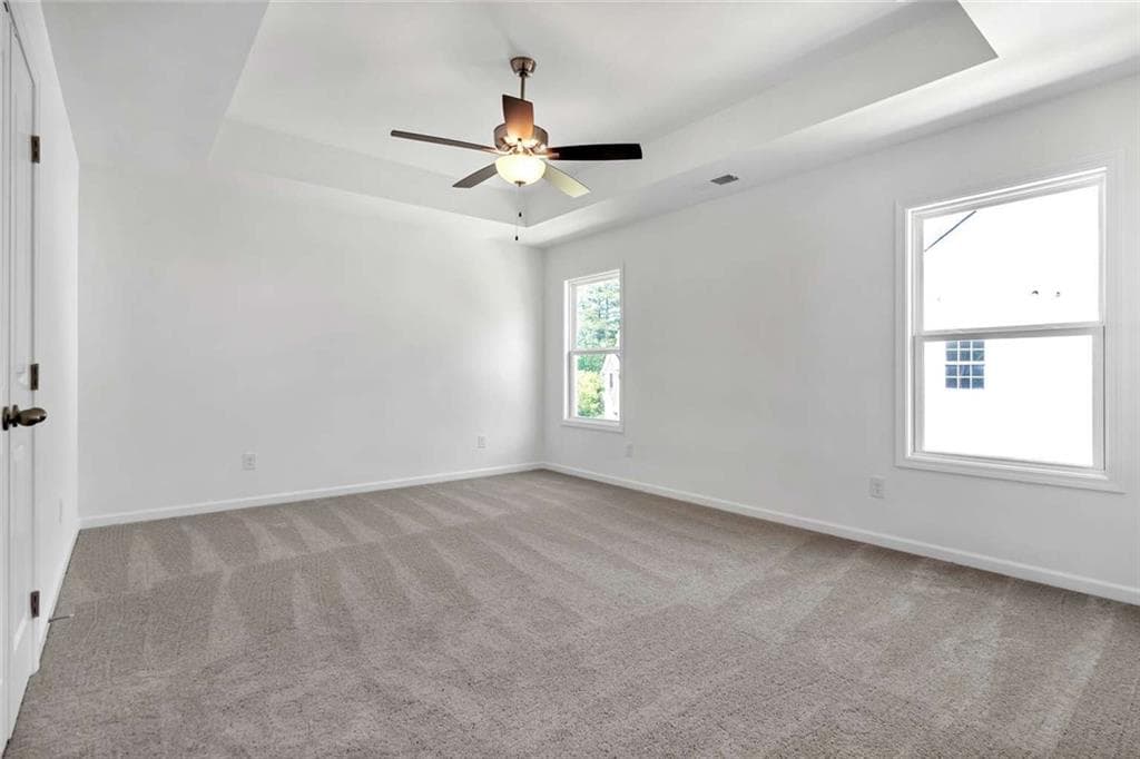 5 bedroom, 3 bathroom, 2,528 sq ft single family residence for sale at 1015 Avalon Terrace, Fairburn, GA 30213 — photo 10