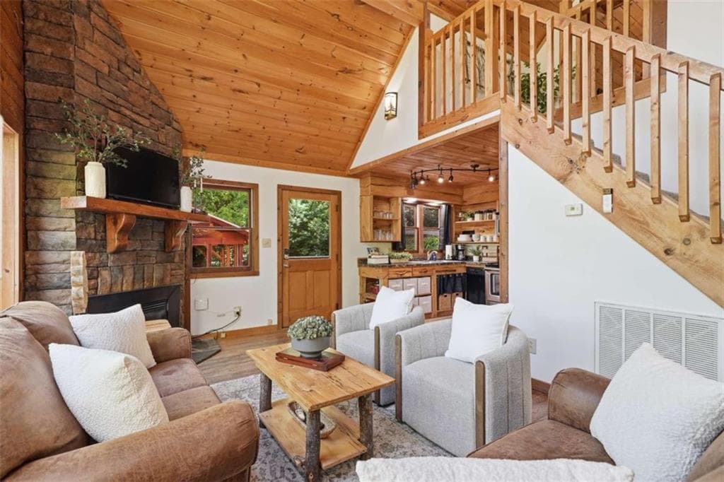 3 bedroom, 2 bathroom, 1,152 sq ft single family residence for sale at 145 Rocky Top Road, Blue Ridge, GA 30513 — photo 7