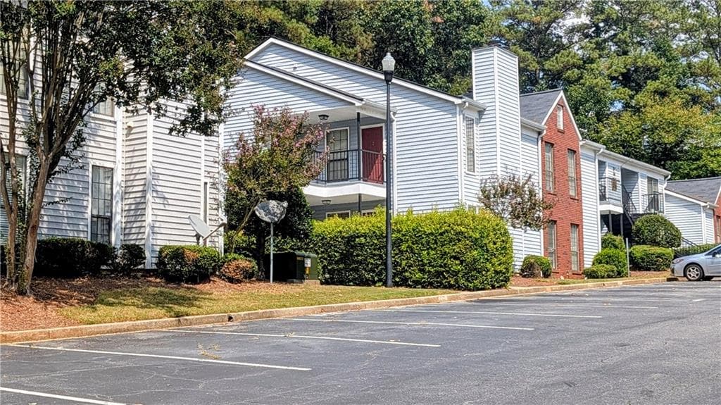 3 bedroom, 2 bathroom, 1,061 sq ft condominium for sale at 761 Windchase Lane, Stone Mountain, GA 30083