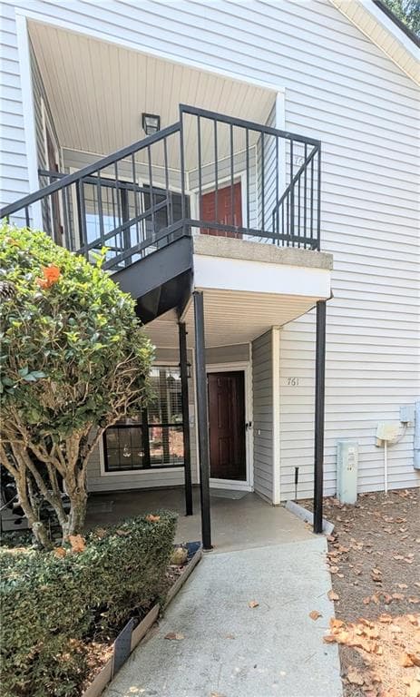 3 bedroom, 2 bathroom, 1,061 sq ft condominium for sale at 761 Windchase Lane, Stone Mountain, GA 30083 — photo 2