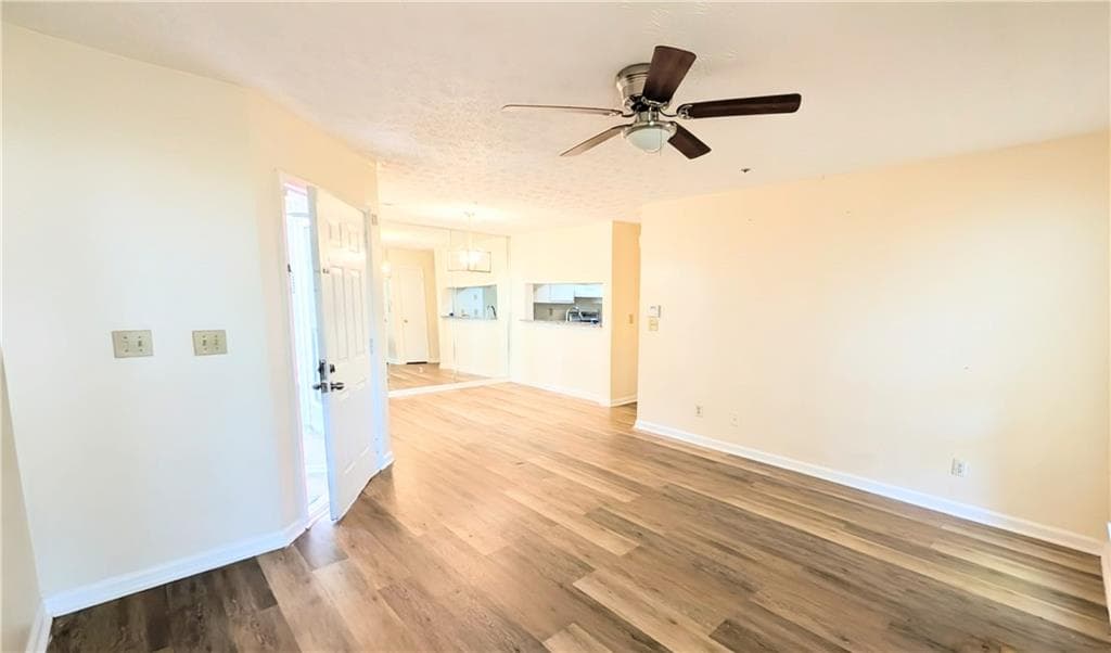 3 bedroom, 2 bathroom, 1,061 sq ft condominium for sale at 761 Windchase Lane, Stone Mountain, GA 30083 — photo 4