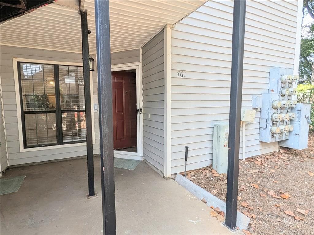 3 bedroom, 2 bathroom, 1,061 sq ft condominium for sale at 761 Windchase Lane, Stone Mountain, GA 30083 — photo 3