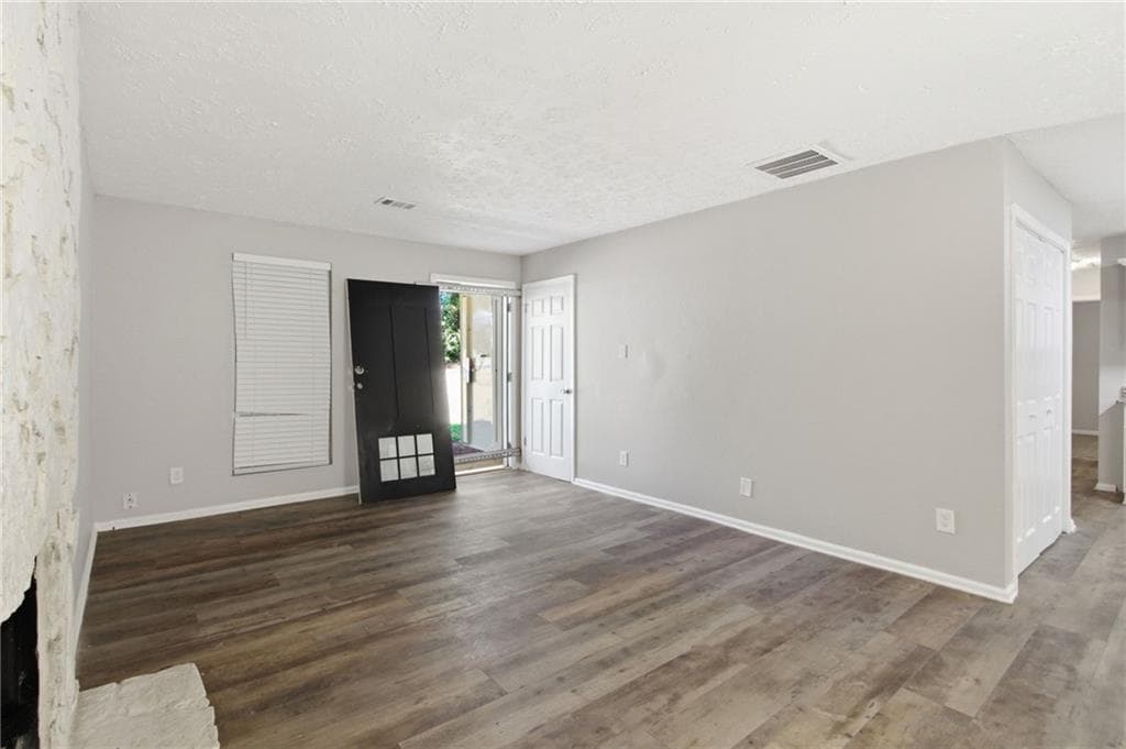 4 bedroom, 2 bathroom, 1,304 sq ft single family residence for sale at 1491 Peachcrest Court, Decatur, GA 30032 — photo 8
