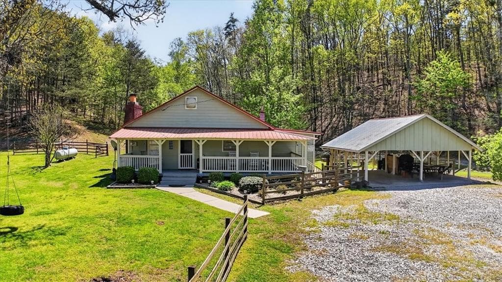 2 bedroom, 1 bathroom, 1,240 sq ft single family residence for sale at 7433 Nicklesville Road, Ranger, GA 30734