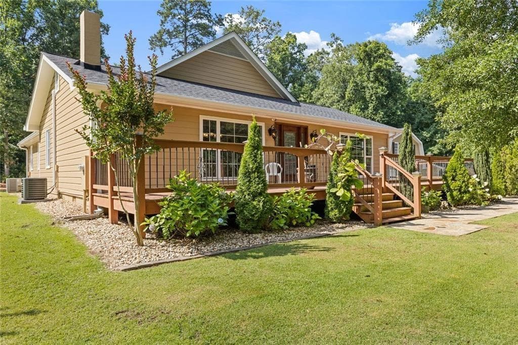 6 bedroom, 4 bathroom, 2,892 sq ft single family residence for sale at 335 Level Creek Road, Sugar Hill, GA 30518 — photo 8